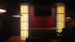 Bierhalle - podświetlane ścianki na butelki (proj. 370 degrees studio)